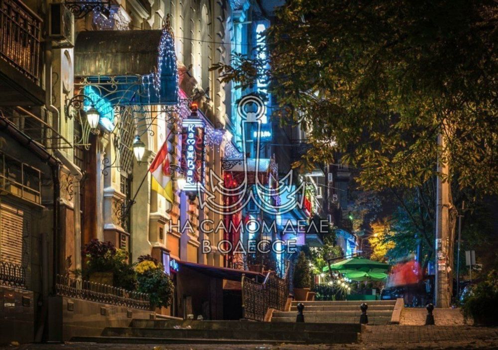 Одесса-мама мирных снов. Почему-то фраза: «Профессор завалил студента на экзамене» — звучит совершенно обыденно, а вот «Студент завалил профессора после экзамена» — вызывает бурную реакцию