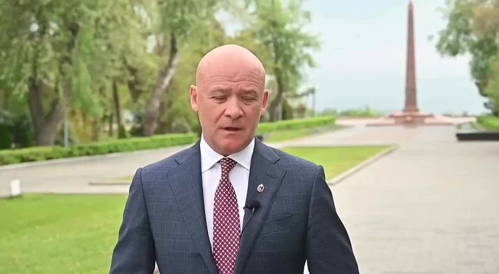 "Как и 80 лет назад". — Труханов раздает "смыслы" ко "Дню Перемоги"