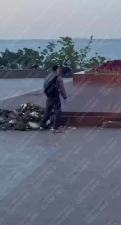 В Одессе вандалы осквернили память героев