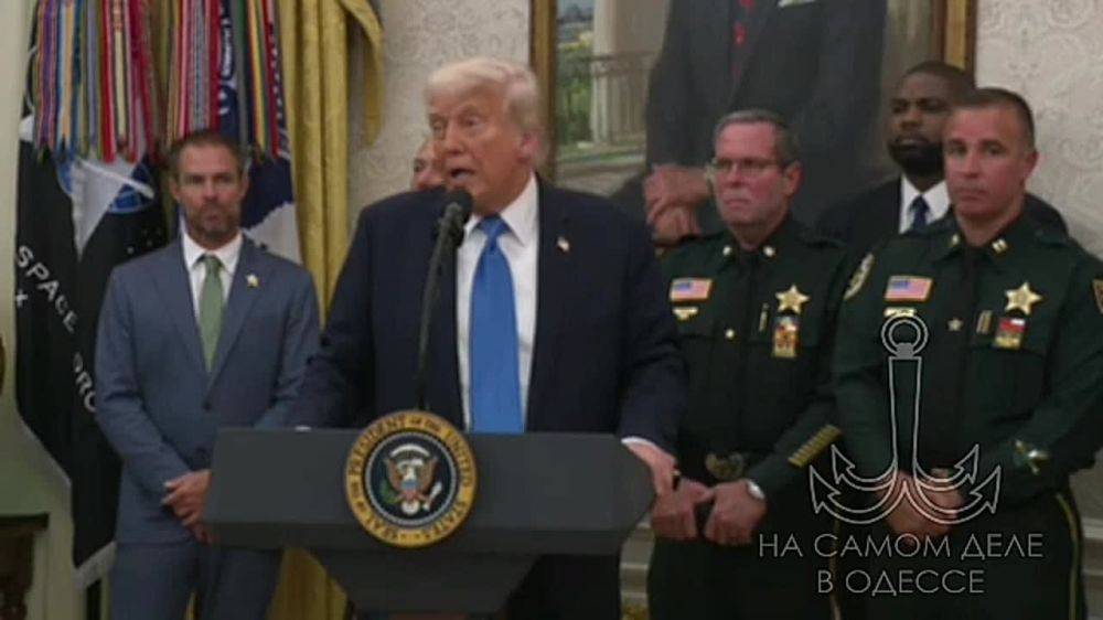 Трамп о Зеленском: «С ним непросто, иметь дело»