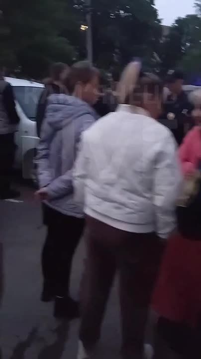 В Каменце-Подольском Хмельницкой области продолжается напряжённый конфликт между сотрудниками территориального центра комплектования, полицией и местными жителями