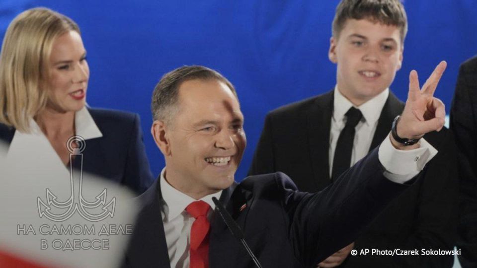 В Польше выбрали нового президента – им стал Кароль Навроцкий.