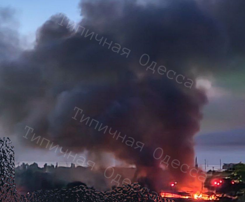 Появляются фото с места прилётов в Одессе