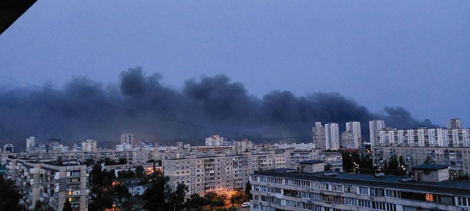 ВС РФ нанесли массированный удар дронами и ракетами по инфраструктурным объектам в Киеве ВС РФ нанесли массированный удар дронами и ракетами по инфраструктурным объектам в Киеве