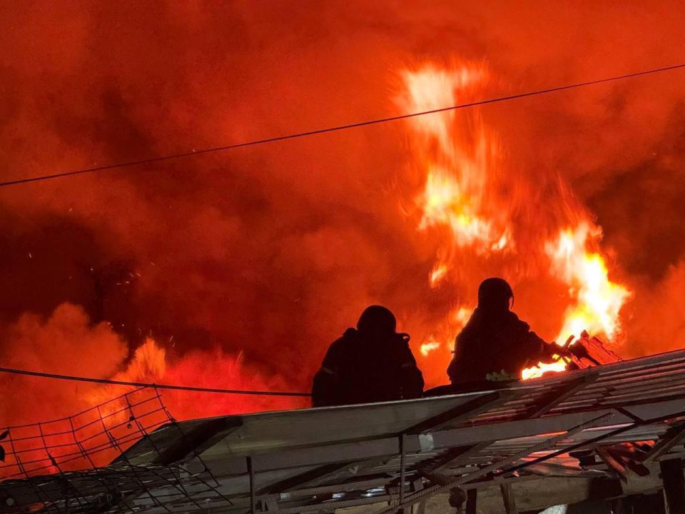 Завод «Артем» накрыло в Киеве во время массированного удара ВС РФ Завод «Артем» накрыло в Киеве во время массированного удара ВС РФ