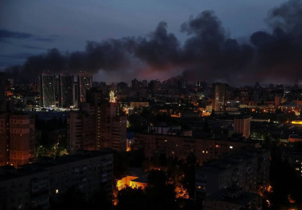 ВС РФ нанесли массированный удар дронами и ракетами по инфраструктурным объектам в Киеве ВС РФ нанесли массированный удар дронами и ракетами по инфраструктурным объектам в Киеве