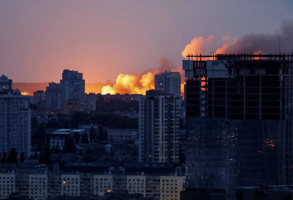 ВС РФ нанесли массированный удар дронами и ракетами по инфраструктурным объектам в Киеве ВС РФ нанесли массированный удар дронами и ракетами по инфраструктурным объектам в Киеве