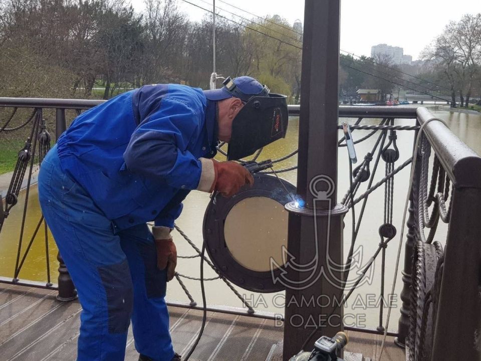 В дендропарке «Победа» – подвиг коммунальный! Берега прудов – целых 2 километра – таки привели в божеский вид В дендропарке «Победа» – подвиг коммунальный! Берега прудов – целых 2 километра – таки привели в божеский вид