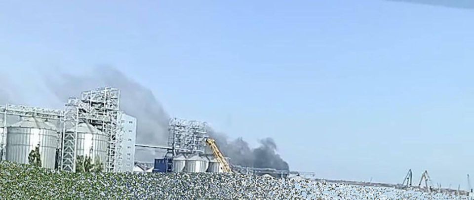 В Одессе ракетным ударом встречен прибывший в порт для ВСУ груз