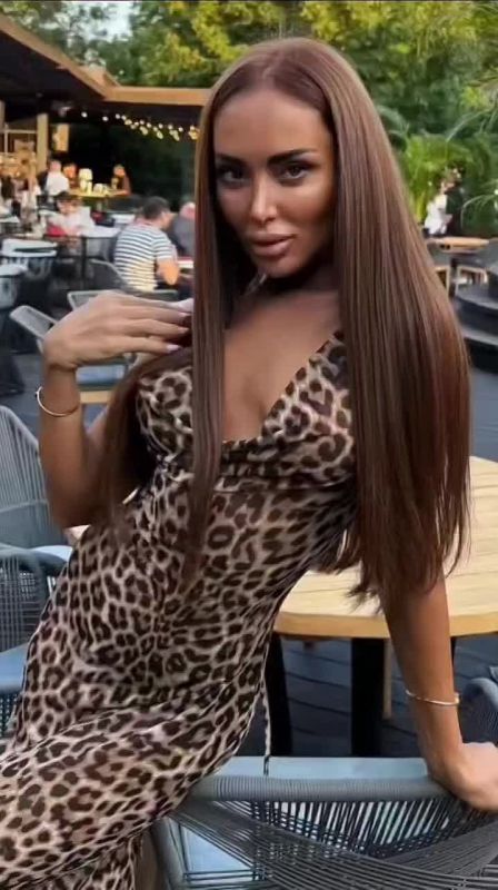 Жена одесского налоговика раскидывала деньги на детском празднике