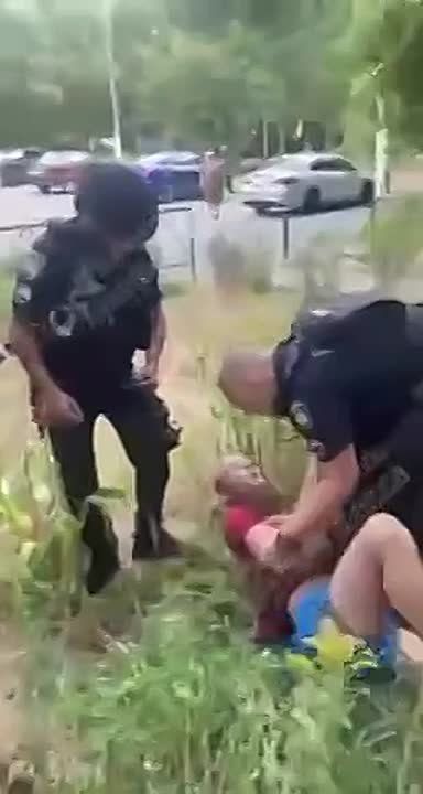 В Одессе военкомы ломают очередного, как они любят говорить, добровольца