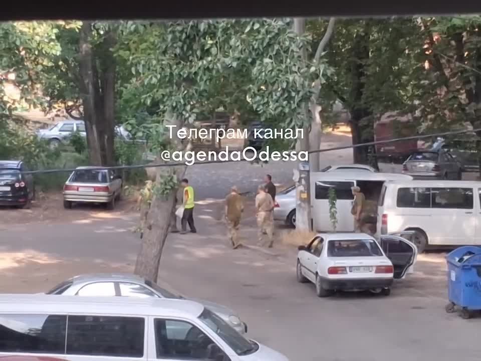 В Одессе тцкшники скрутили дворника