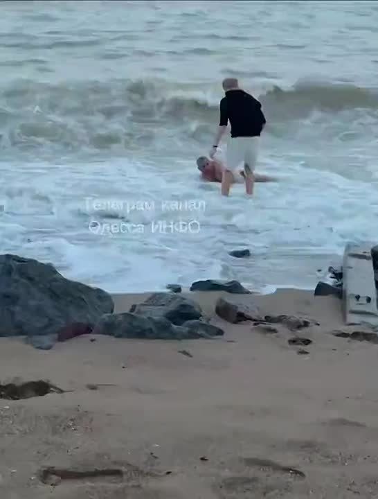 В Одесской области чуть не утонул мужик
