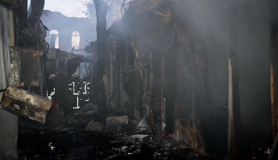 В Одессе после атаки сгорело 50 павильонов на радиорынке, 8 — полностью уничтожены