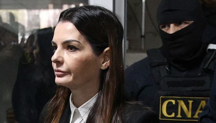 Так и вижу: раннее утро. Солнце встает над холмами