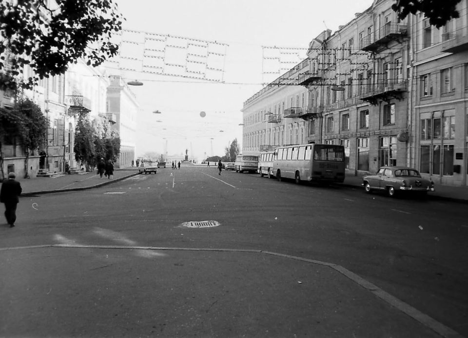 ������� ������ ���������� ������ � 1980-�