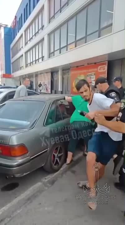 Похоже на Украине научились клонировать полицейских