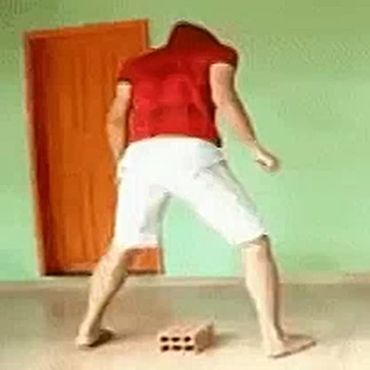 В Одесской области пьяный мужчина разрезал себе задницу стеклянной витриной