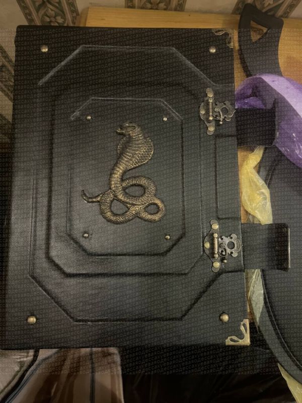 Под Одессой сатанисты пытались отжать дом у 72-летней женщины Под Одессой сатанисты пытались отжать дом у 72-летней женщины