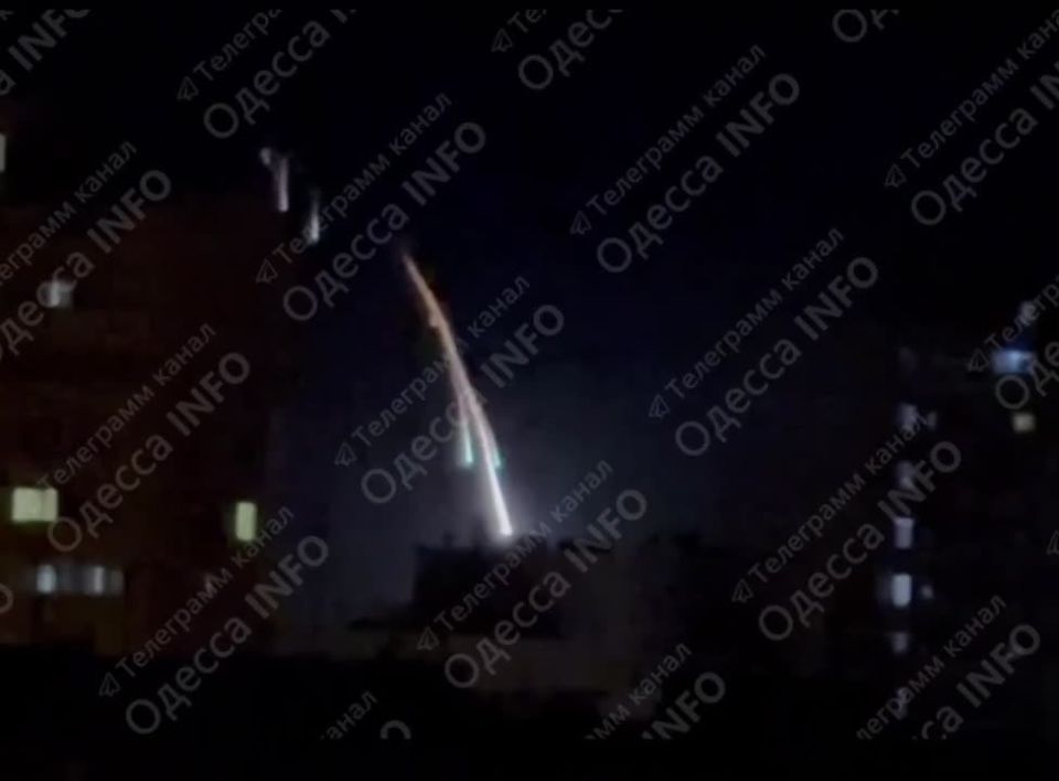 Погнали. По Одессе массовые прилеты БПЛА