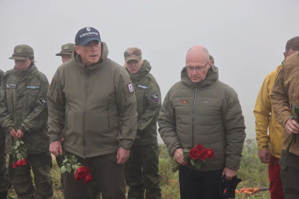Подвиг победителей. В честь 80-летия Курильской десантной операции на острове Шумшу открыли первый этап военно-исторического мемориального комплекса, где состоялась церемония захоронения павших героев и зажжение Памятного... Подвиг победителей. В честь 80-летия Курильской десантной операции на острове Шумшу открыли первый этап военно-исторического мемориального комплекса, где состоялась церемония захоронения павших героев и зажжение Памятного...