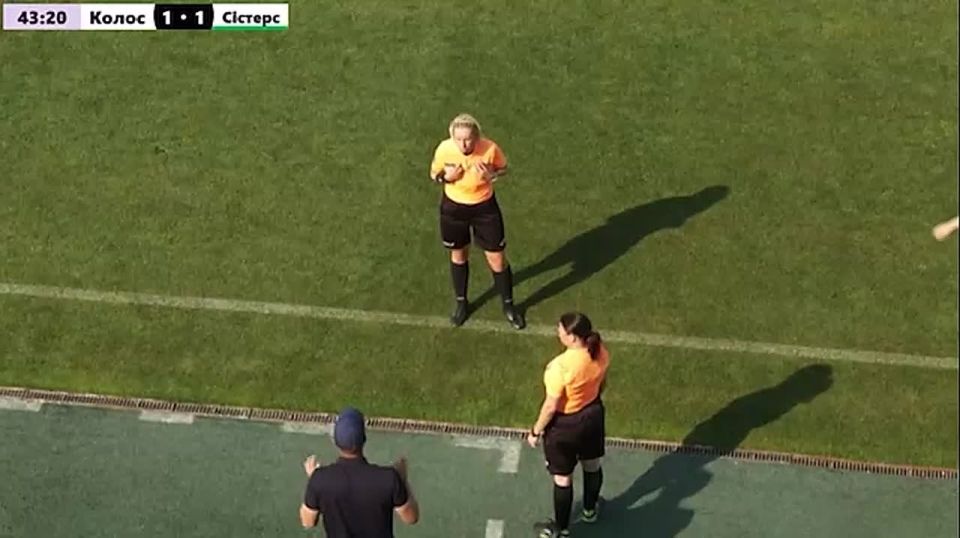 Украинской футболистке дали жёлтую карточку за то, что она говорила по-русски во время матча