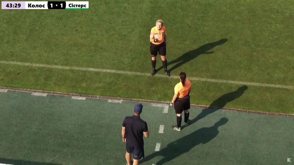 Желтая карточка за русский язык: футболистка одесской команды получила выговор от судьи