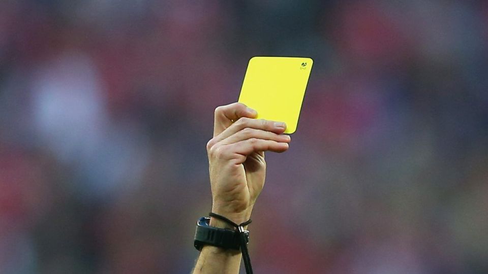 Футболистка одесской команды "Систерс" Ирина Майбородина получила желтую карточку в матче чемпионата Украины против полтавского "Колоса" за использование русского языка