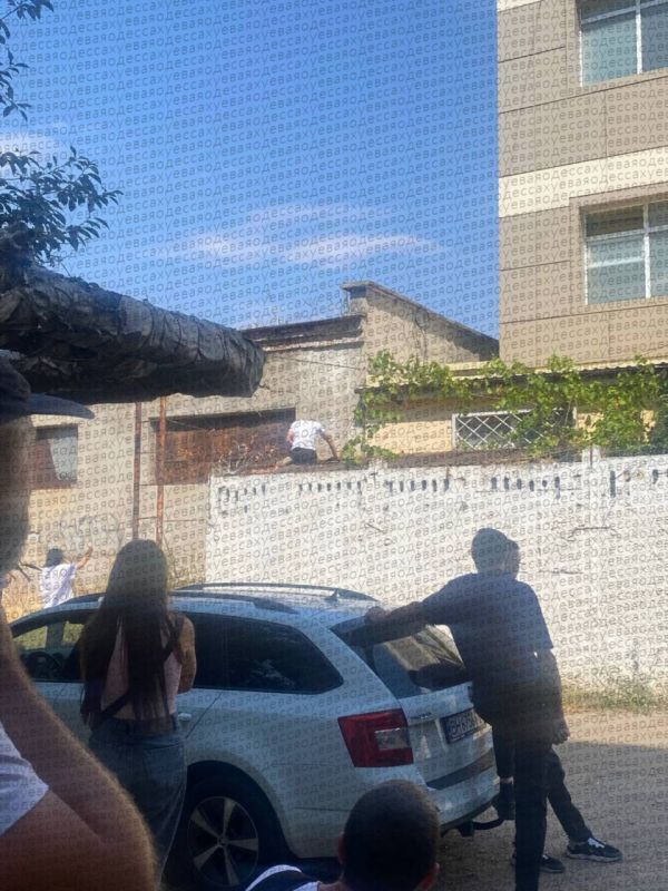 В Одессе парень получил травму ног, убегая из военкомата