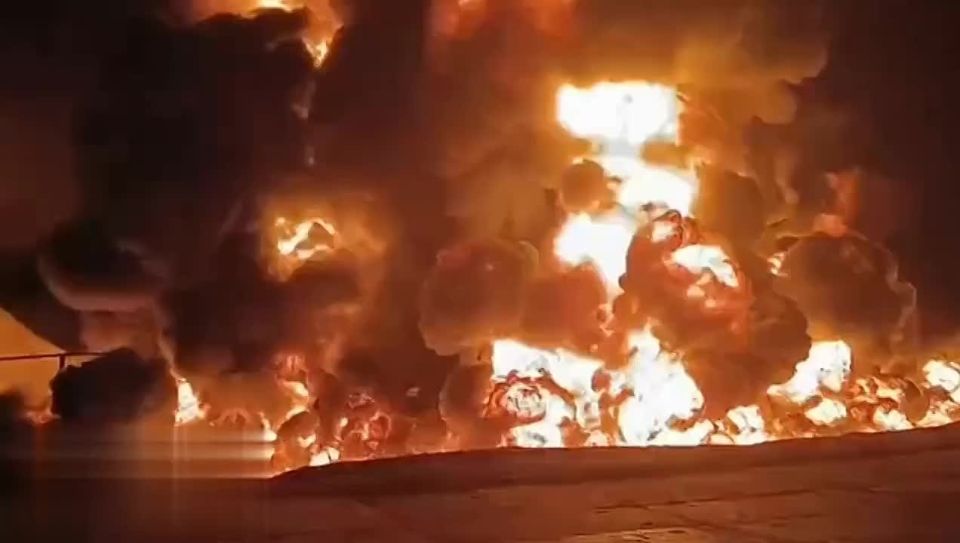 Несколько десятков «Гераней» и «Гарпий» двадцатью прямыми попаданиями качественно отработали в Измаиле Oil Transshipment Complex Izmail, серьезно повреждена нефтебаза «Тритон», уже подтверждено уничтожение более 10000...