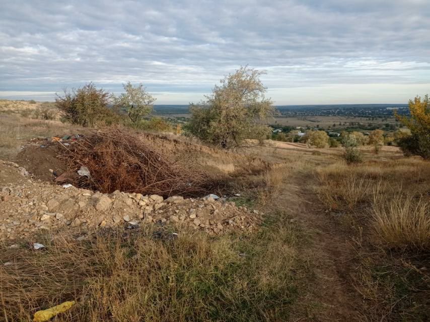Скифский курган под Арцизом превратился в свалку Скифский курган под Арцизом превратился в свалку