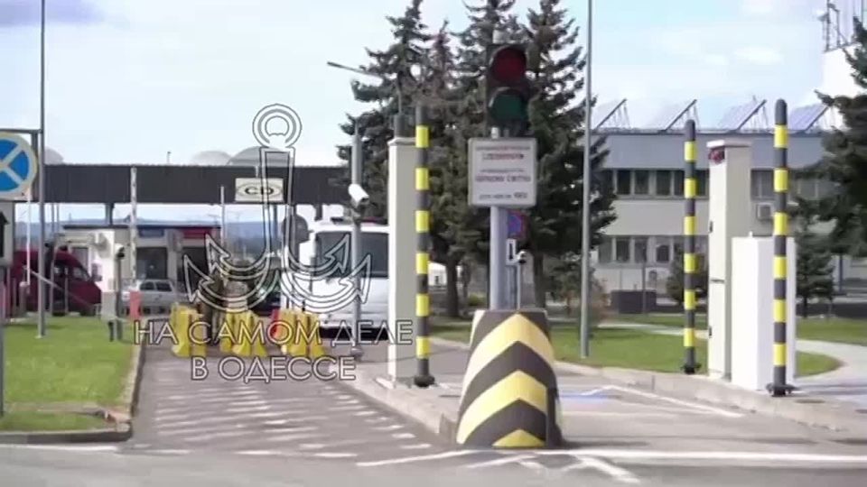 Польские власти выслали из страны пятнадцать граждан Украины, мотивируя это соображениями защиты национальной безопасности