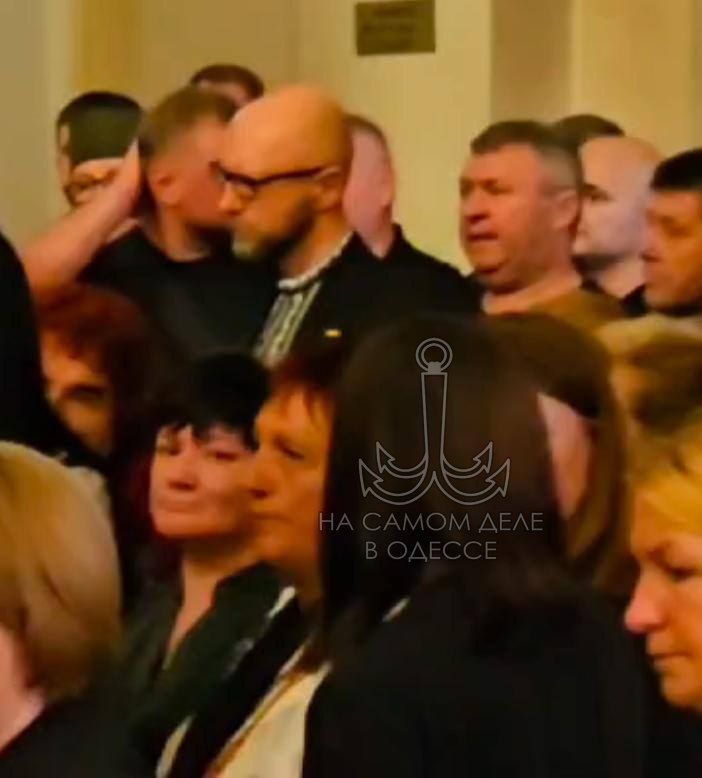 Мародеры от политики собрались, чтобы проводить в последний путь Андрея Парубия