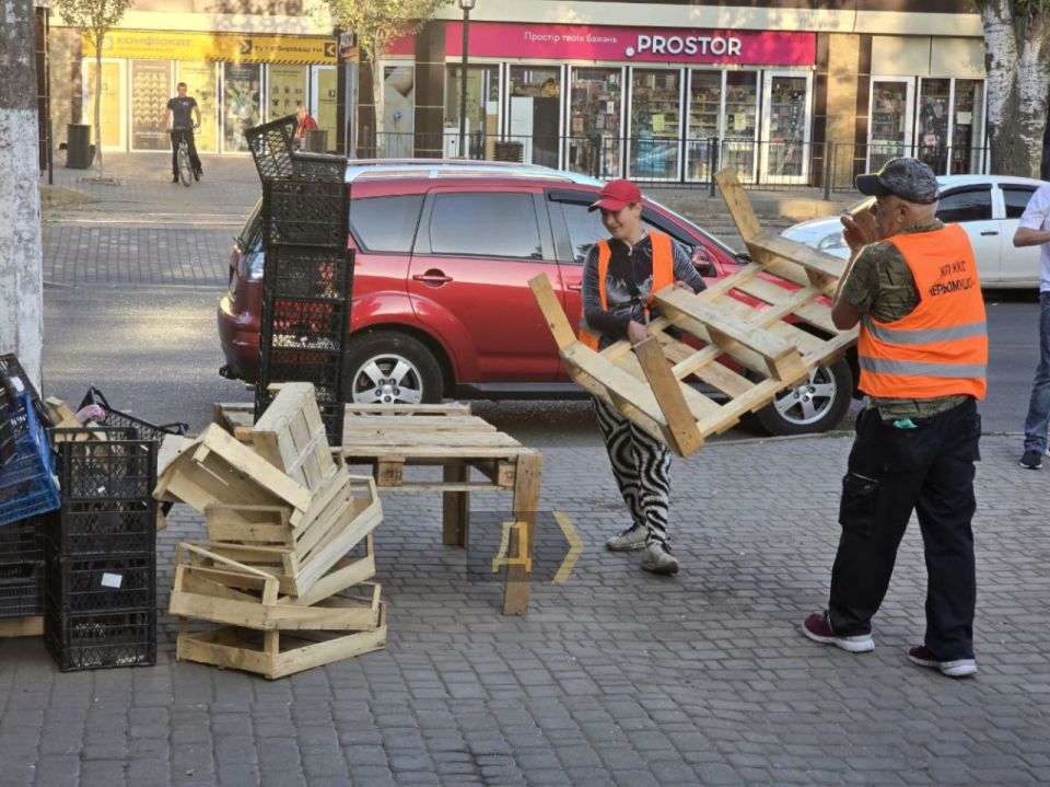 На Черемушках снова разогнали стихийный рынок