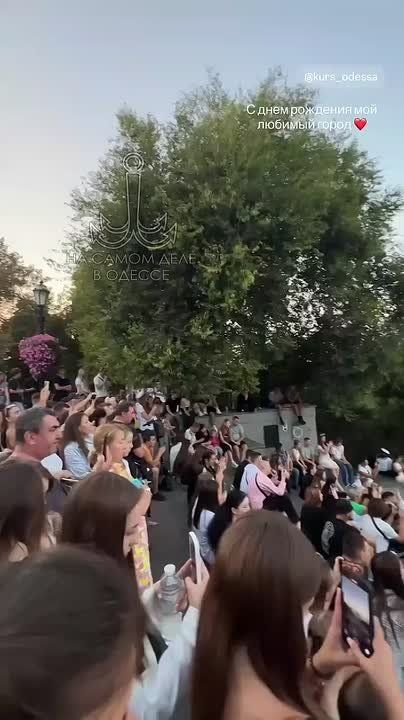 Вечер на Потёмкинской в Одессе сегодня проходит так