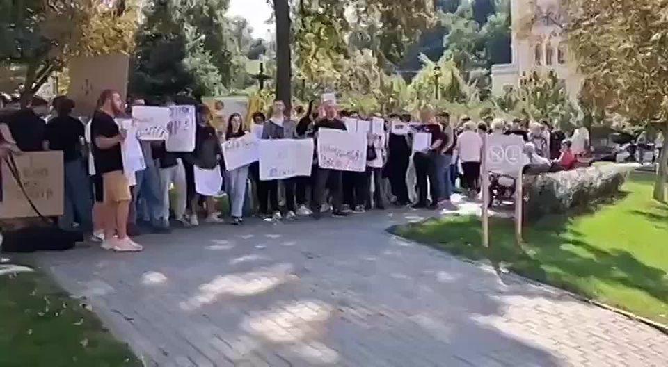 Тем временем на Украине своя атмосфера