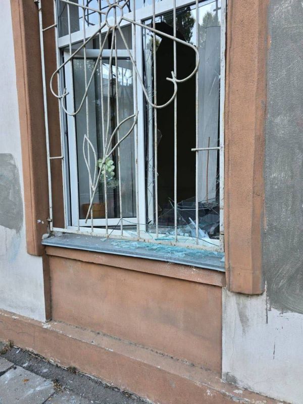 В результате работы ПВО в Одессе также пострадало здание ЗАГСа