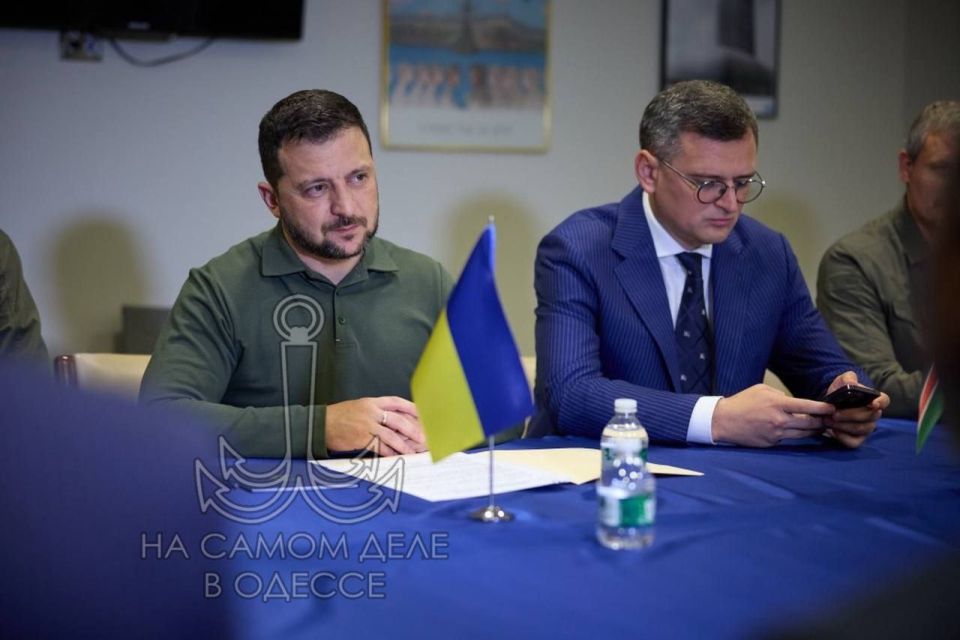 Бывший министр иностранных дел Кулеба подает пример оперативности: успел сбежать в Польшу «как вор ночью» за пару часов до запрета на выезд