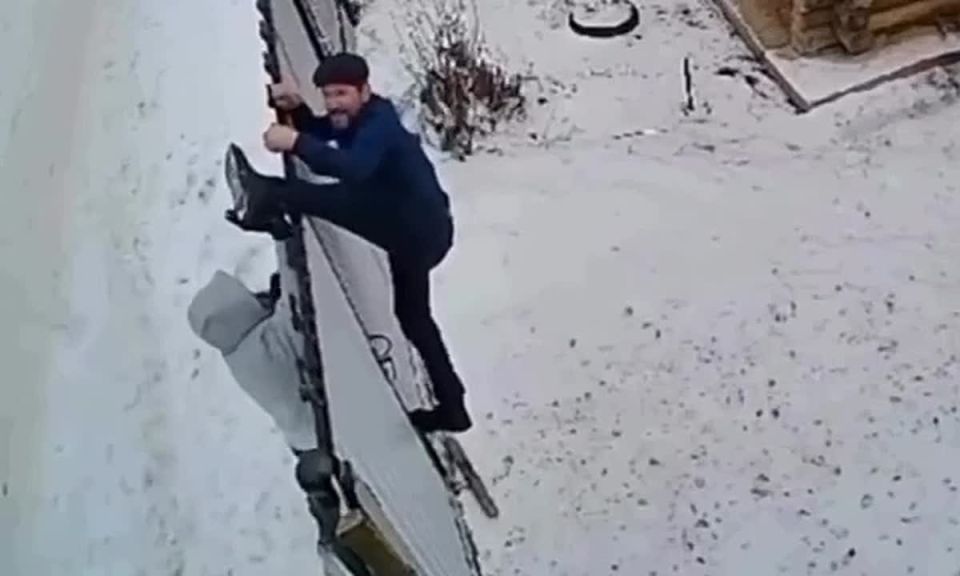 На ночь грядущую мы желаем вам проходить жизненные преграды немного легче, чем этот парень на видео