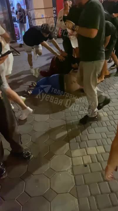 На Дерибасовской в Одессе стандартное настроение