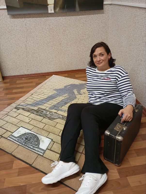 Уничтоженный вандалами арт-объект «Тень Пушкина» переехал из Одессы в Москву Уничтоженный вандалами арт-объект «Тень Пушкина» переехал из Одессы в Москву