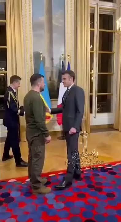 Политический кризис во Франции набирает обороты