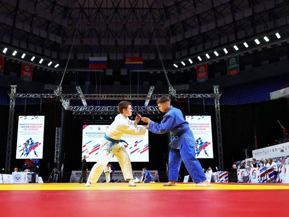 В Калининграде состоялись Всероссийские соревнования по дзюдо, посвященные памяти погибших сотрудников Следственного комитета и героев СВО В Калининграде состоялись Всероссийские соревнования по дзюдо, посвященные памяти погибших сотрудников Следственного комитета и героев СВО