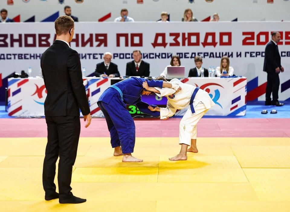 В Калининграде состоялись Всероссийские соревнования по дзюдо, посвященные памяти погибших сотрудников Следственного комитета и героев СВО В Калининграде состоялись Всероссийские соревнования по дзюдо, посвященные памяти погибших сотрудников Следственного комитета и героев СВО