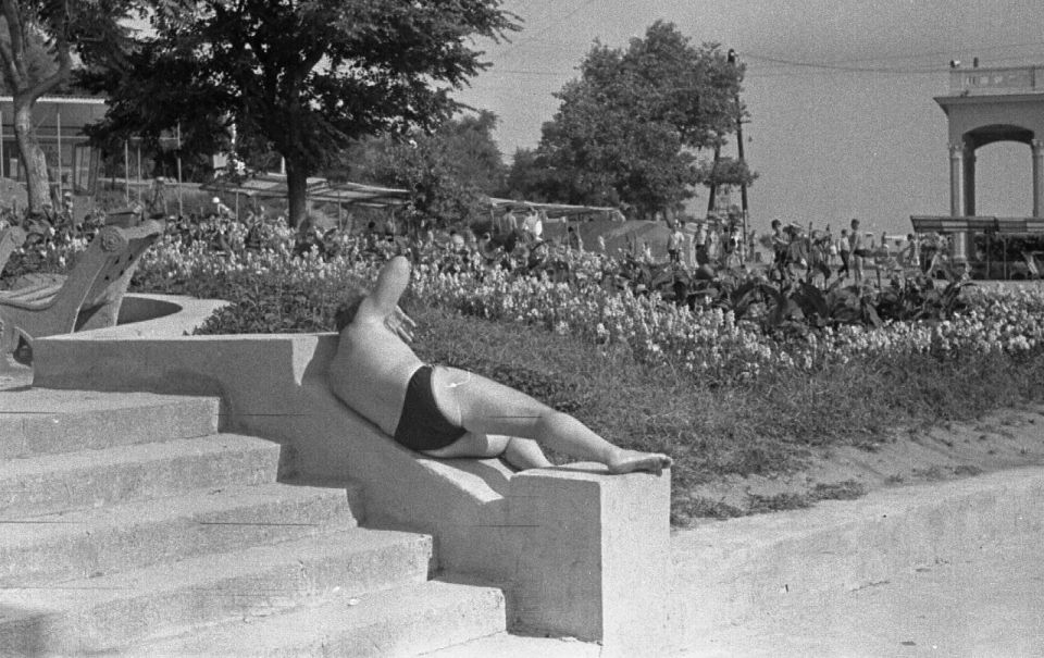     . , ,     #odessa_old    !  