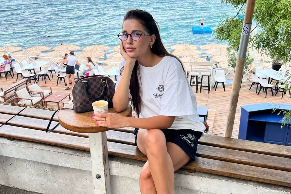 Жена игрока одесского Черноморца возбудила всю Украину своими эротическими фото Жена игрока одесского Черноморца возбудила всю Украину своими эротическими фото