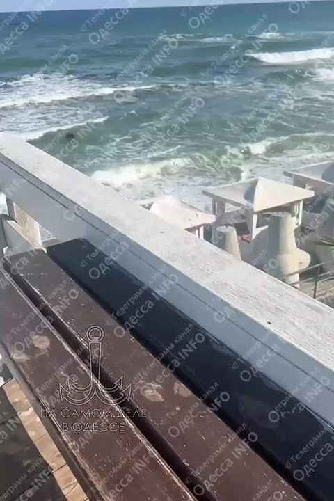 На пляже в оккупированном Ильичёвске (Одесская область) после шторма была обнаружена морская мина