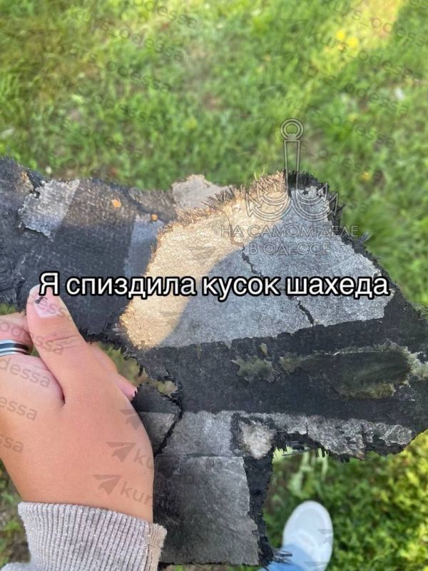 Кто какие сувениры собрал за лето? В 404 самые проворные успевают разобрать всё по частям, ещё до приезда служб На память