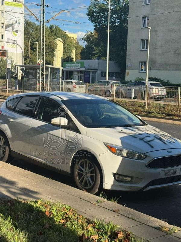 Поляки на столько у стали от бешенцев, что неизвестный сорвал номера с автомобиля с украинской регистрацией