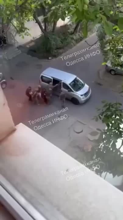 Сегодня на Королева жестоко бусифицировали мужчину